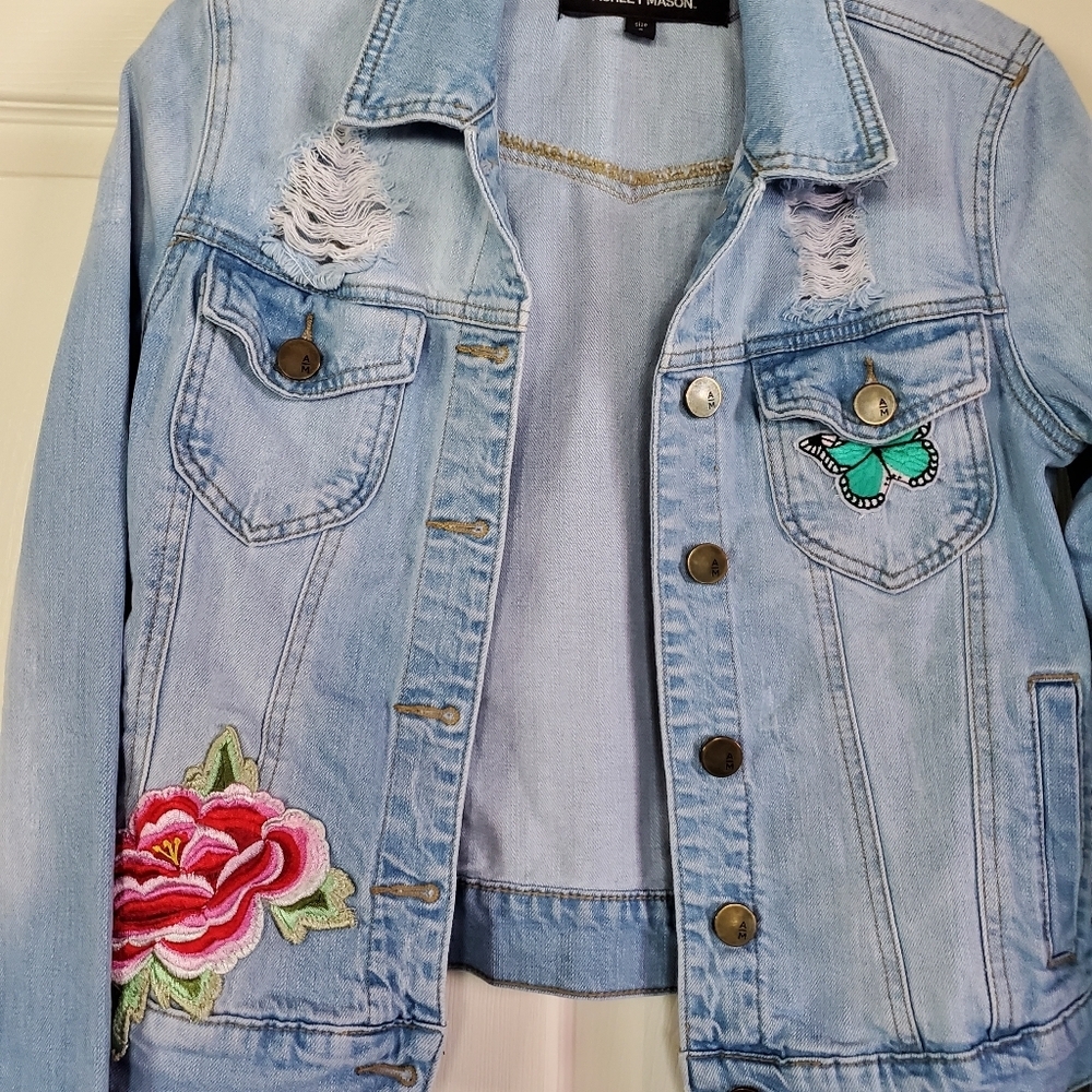 Ashley Mason Embroidered Distressed‎ Denim Blue Jacket Trucker Small Button-up